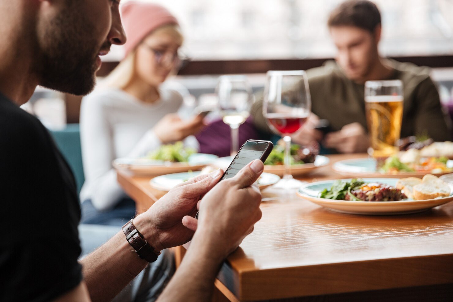 Friends Sitting Cafe Using Mobile Phones 171337 19757 Friends Sitting Cafe Using Mobile Phones 171337 19757